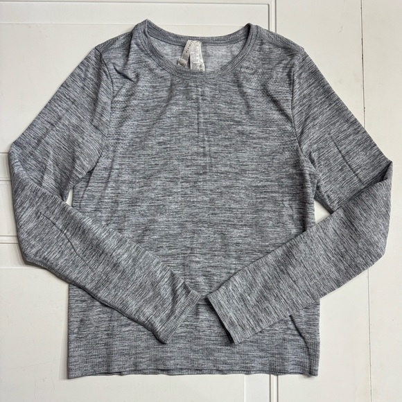 Athleta Tops - Athleta Women’s Size XS Heather Gray Long Sleeve Tee T-Shirt Athletic